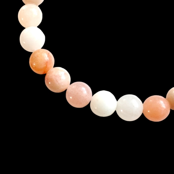 Peach Aventurine Bracelet - 8mm Unisex Natural Stones Handmade - Picture 5 of 6
